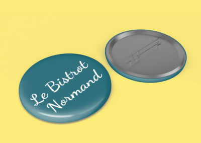 Exemple de déclinaison de visuels, ici un badge pour l'entreprise Le Bistrot Normand, réalisé par l'agence digitale Pardalys.